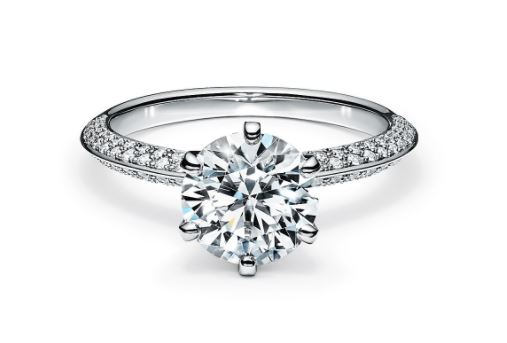 Round Cut Diamond Ring with side stones (Copy)